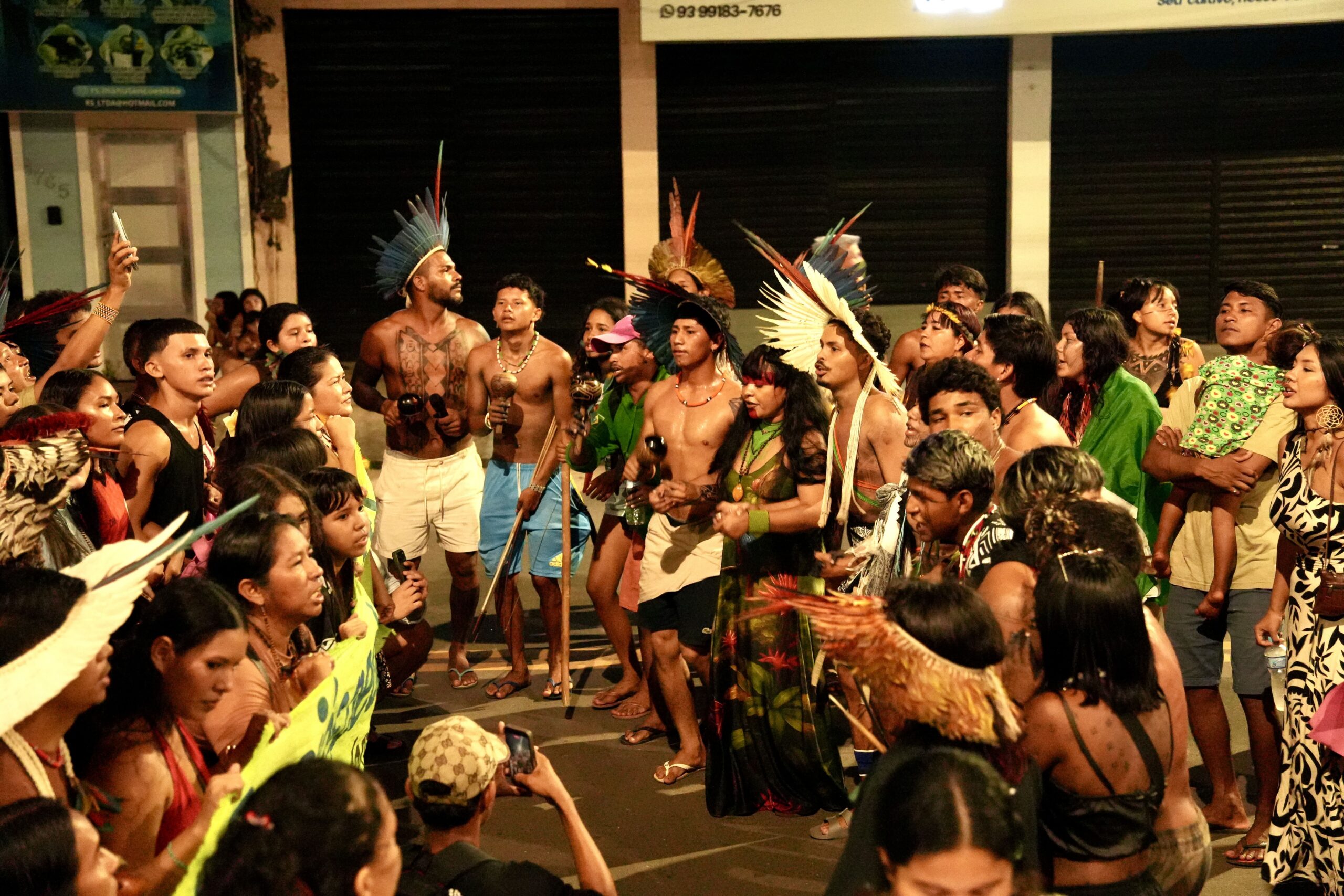 Demonstrators on Feb. 8 in Santarém, Pará state, Brazil. Image courtesy of Movimento Tapajós Vivo.