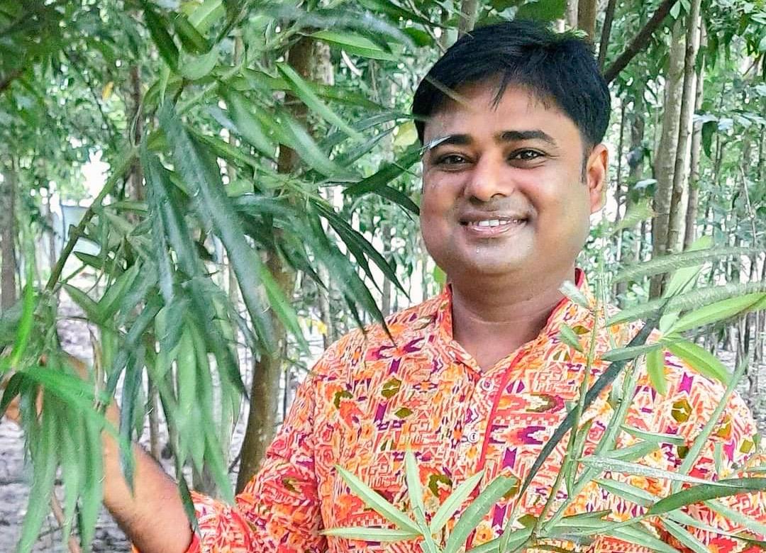 Mahbubul Islam Polash in his garden. Image courtesy of Mahbubul Islam Polash.