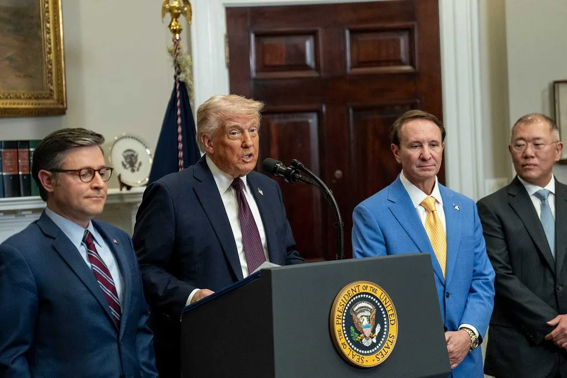 Four men at a White House lectern