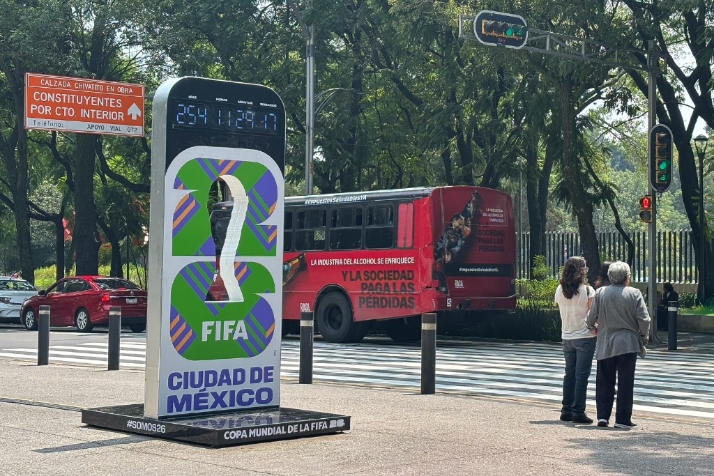 2026 FIFA World Cup Countdown Clock on Paseo de la Reforma, Mexico City.